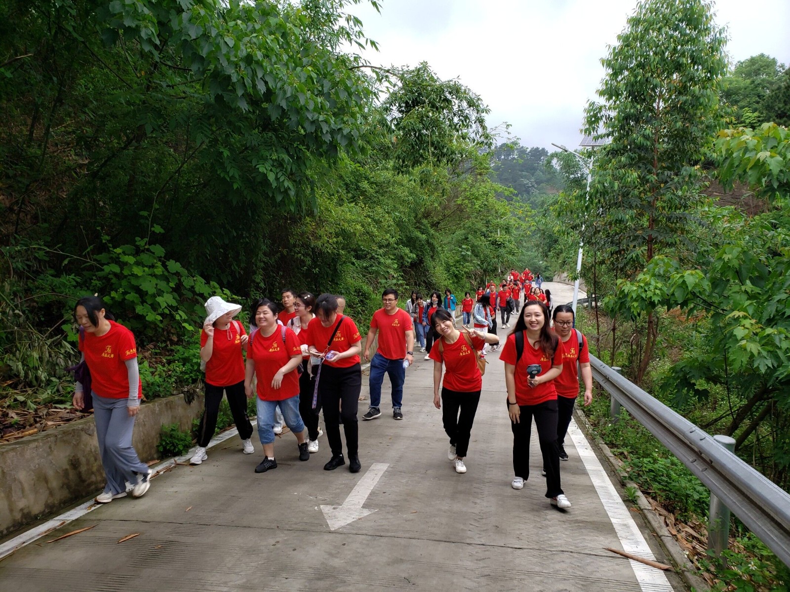 2022年螺螄粉小鎮(zhèn)飛行營(yíng)地“美麗柳州，快樂(lè)前行”健步走活動(dòng)